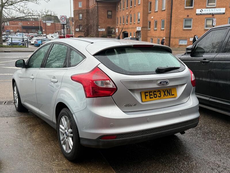 FORD FOCUS