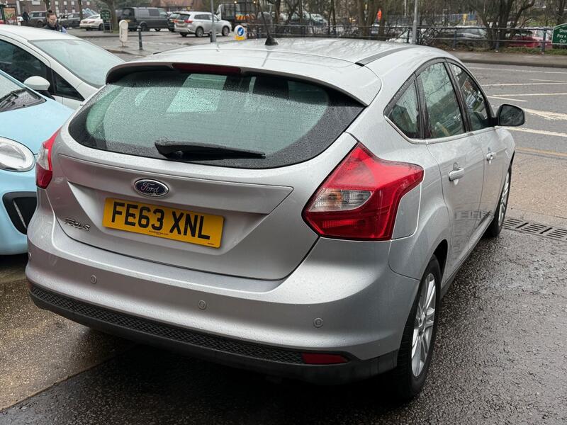 FORD FOCUS