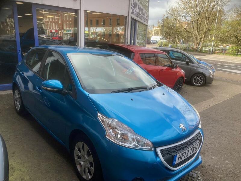 View PEUGEOT 208 1.2 VTi Access+ 