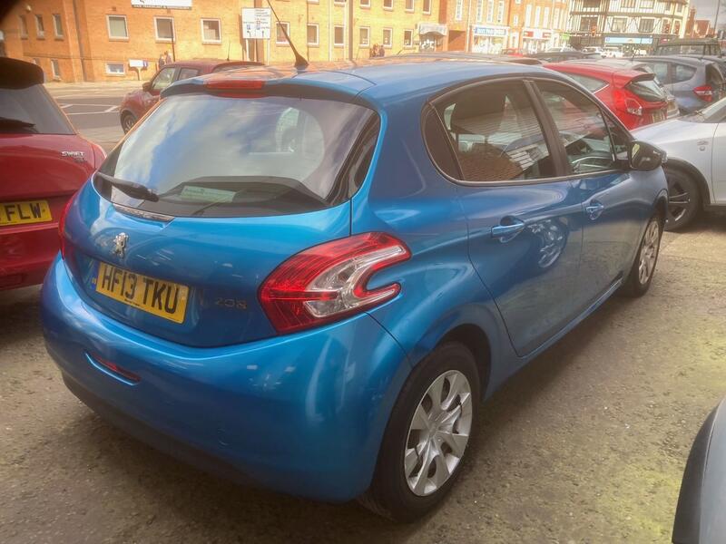 View PEUGEOT 208 1.2 VTi Access+ 