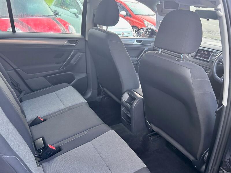 VOLKSWAGEN GOLF SV