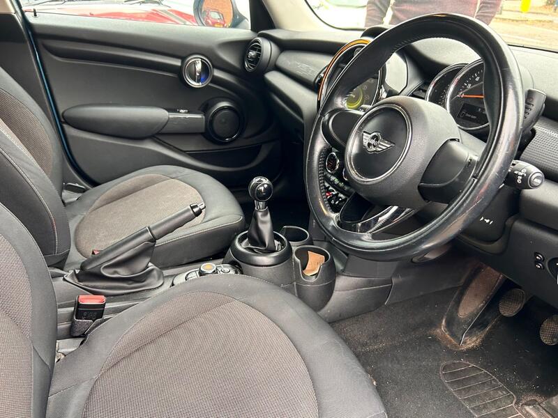 MINI HATCH