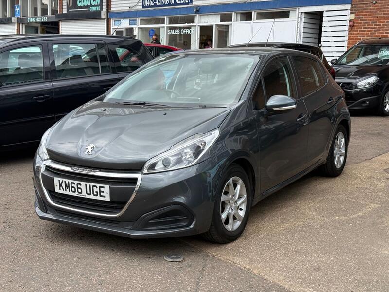 View PEUGEOT 208 1.2 PureTech Active