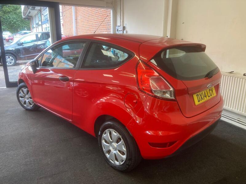 View FORD FIESTA 1.3 Studio